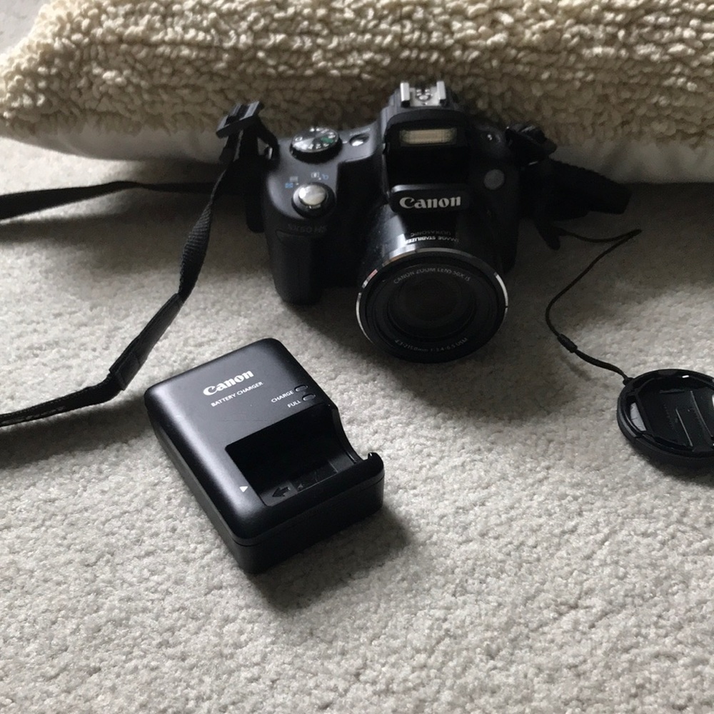 Canon SX50 HS Digital Camera w/ Battery Charger